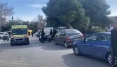 PRVI SNIMCI SA MESTA PUCNJAVE U ATINI: Bivši radnik pucao u kolege,  ima poginulih (VIDEO)