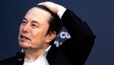U RIMU PALE MASKOVE AUTOMOBILE:  U poslednjem požaru u depou automobila „Tesla“ izgorelo je 17 automobila.