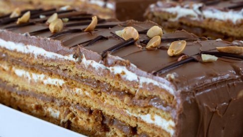 OMILJENA BAJADERA TORTA: Savršenstvo koje se ne zaboravlja