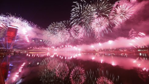 ВЕЛИЧАНСТВЕНО: Погледајте снимак из ваздуха - Спектакл у Београду поводом Дана државности (ВИДЕО)