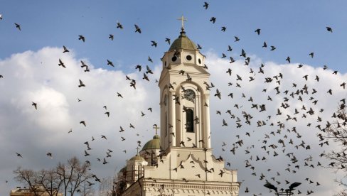 ДАНАС СМЕНА СУНЦА И ОБЛАКА, ПОНЕГДЕ УЗ ПОЈАВУ ПЉУСКА: Дневна температура до 30 степени, у Београду максималних 29