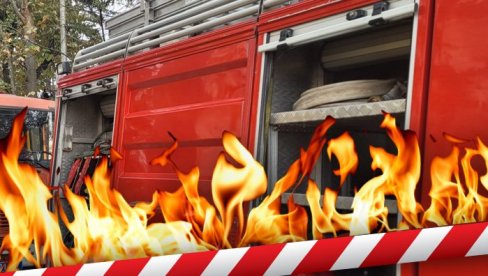 BUKNUO POŽAR U POŽEGI: Luksuzni automobili u plamenu - vatrogasci pokušavaju da spasu ostala vozila