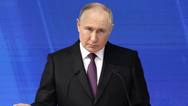 ВИ СТЕ ИСТИНСКИ ОСЛОНАЦ И ЗАШТИТА РУСИЈЕ: Путин уручује одликовања војницима