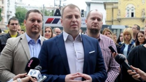 МИРКОВИЋ: Све је већа паника у редовима тајкуна Ђиласа МИРКОВИЋ: Све је већа паника у редовима тајкуна Ђиласа