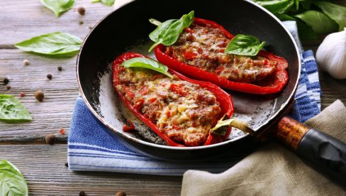 PUNJENI OPANCI: Specijalitet od paprika za nezaboravan i lagan ručak