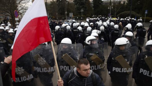 ПОЉАЦИ НЕ ВЕРУЈУ НЕМАЧКОЈ: Уводе провере на граници због једне битне ствари ПОЉАЦИ НЕ ВЕРУЈУ НЕМАЧКОЈ: Уводе провере на граници због једне битне ствари