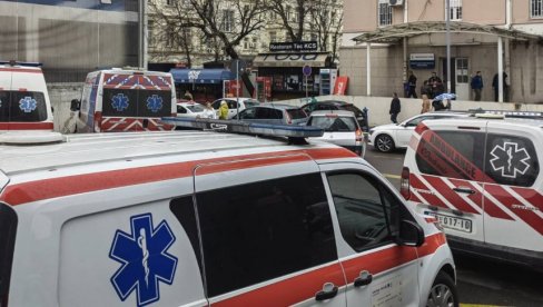 TEŠKA SAOBRAĆAJNA NESREĆA U BEOGRADU: Automobil se isprevrtao, povređene prevoze u Urgentni