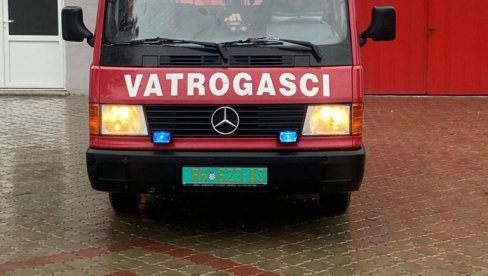 BUKNUO VELIKI POŽAR U IVANOVOM SELU: Vatrogasci brzo reagovali, ali je šteta ogroma - Stradale i životinje
