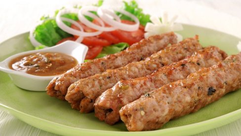 TURSKI SPECIJALITET, SPOJ MIRISA I UKUSA: Za današnji ručak probajte nešto drugačije - Kebab od belog mesa