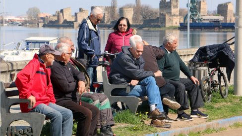 STIGLE DOBRE VESTI ZA PENZIONERE U VEZI SA PENZIONERSKIM KARTICAMA: Tiče se besplatnih usluga, važno je za sve