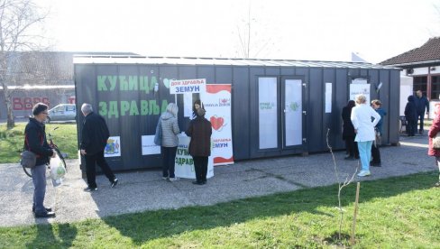 MOBILNA AMBULANTA DO 26. MARTA STACIONIRANA U ULICI MAJKE JUGOVIĆA 1: Kućica zgradvlja u Batajnici