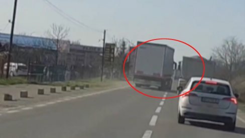 СНИМАК КОЈИ ЛЕДИ КРВ У ЖИЛАМА: Погледајте како је камион упао у маказице, судар за длаку избегнут (ВИДЕО)