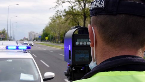 LAKŠE POVREĐENO 15 OSOBA: U Južnobačkom okrugu za dan dogodilo se 12 saobraćajnih nesreća
