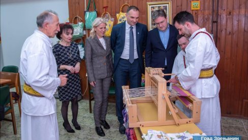 NIKOLA SELAKOVIĆ U ZRENJANINU: Ministar uveličao proslavu Svetskog dana osoba sa Daunovim sindromom (FOTO)