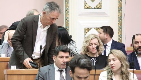 PUPOVAC SE ODRIČE VLADAJUĆIH: HDZ gubi podršku i u anketama ga je SDP pretekao