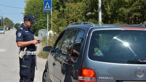 KONTROLA SAOBRAĆAJA U ZAJEČARU I KNJAŽEVCU: Vozili pijani, jedan odbio da se alkotestira