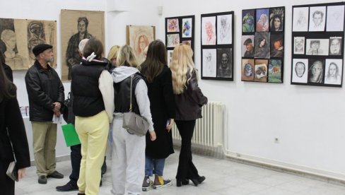 ИЗВОР НОВЕ СВЕТЛОСТИ: Отворена Годишња изложба радова ученика Уметничке школе у Краљеву