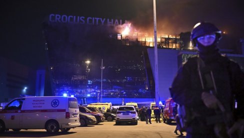TERORISTI PUCALI PO NEDUŽNIM LJUDIMA ČAK 18 MINUTA? Evo kako izgleda hronologija tragičnog napada u Moskvi (FOTO)
