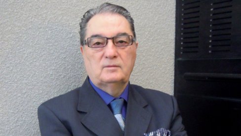 OVO JE POSLEDNJA FOTOGRAFIJA NEBOJŠE PAVKOVIĆA: Uslikan na VMA, bio mršav i u kolicima (FOTO) OVO JE POSLEDNJA FOTOGRAFIJA NEBOJŠE PAVKOVIĆA: Uslikan na VMA, bio mršav i u kolicima (FOTO)
