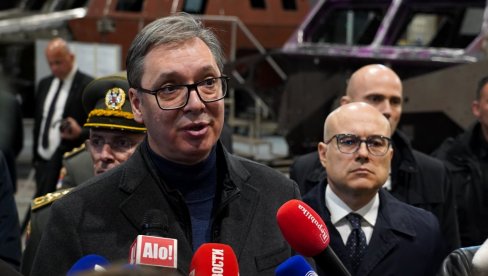 VUČIĆ U KURŠUMLIJI: Predsednik obišao fabriku Borbeni složeni sistemi (VIDEO)