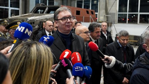 NEĆE DA IDU U VOJSKU U ZAPADNIM ZEMLJAMA Vučić: Koliku god platu da im daš, neće da se izlažu opasnosti za svoju zemlju NEĆE DA IDU U VOJSKU U ZAPADNIM ZEMLJAMA Vučić: Koliku god platu da im daš, neće da se izlažu opasnosti za svoju zemlju