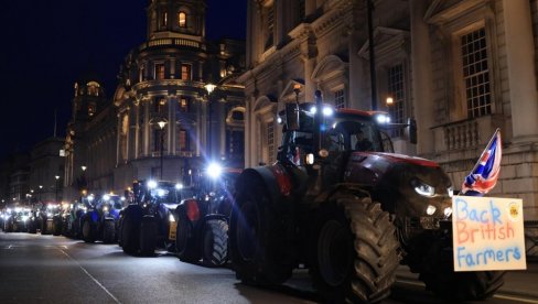 NAJVEĆI PROTEST POLJOPRIVREDNIKA U BRITANIJI: Uvoz jeftine hrane ugrožava bezbednost snabdevanja (FOTO)