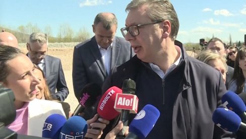 SVE IDE, ČAK I NEŠTO ISPRED ROKA Vučić na pitanje Novosti - Meni je da vidim tu prugu od aerodroma do centra Beograda...