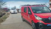 СПАСИОЦИ НАПУСТИЛИ МЕСТО ПОТРАГЕ: Пет ватрогасних возила удаљило се од куће Данкине мајке (ВИДЕО)
