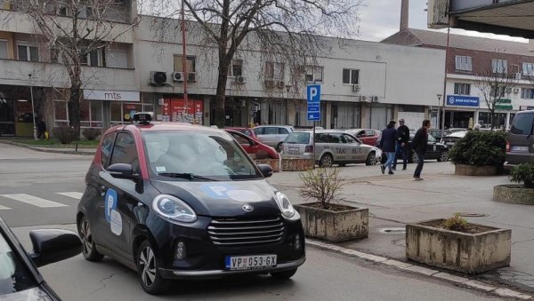 НАПЛАТА ПАРКИРАЊА У ВЕЛИКОЈ ПЛАНИ ВИДЕО-СНИМАЊЕМ: Систем почиње са радом од наредне седмице