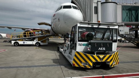 PROBLEMI NA BEOGRADSKOM AERODROMU: Kvar na rendgenskom sistemu zarobio prtljag