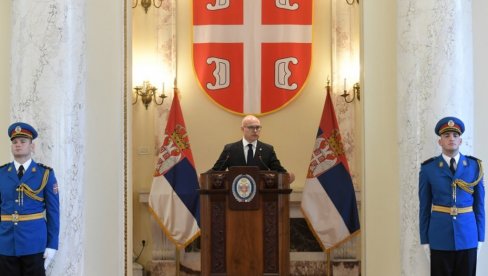UNAPREĐENI OFICIRI VOJSKE SRBIJE: Vučević - Da čuvate otadžbinu Srbiju (FOTO)