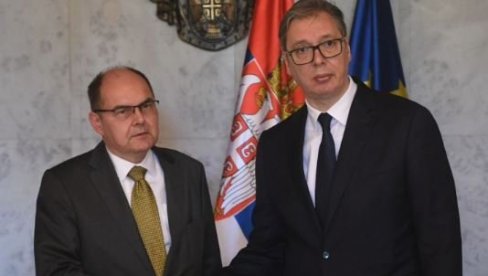 VUČIĆ PRIMIO ŠMITA: Ponovio sam našu nedvosmislenu podršku Dejtonskom mirovnom sporazumu (FOTO)