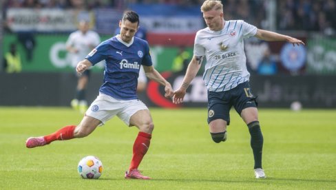 GOSTI BEZ ŠANSI ZA POČASNI GOL: Domaćin nije u najboljoj formi, ali kvalitet je na njegovoj strani