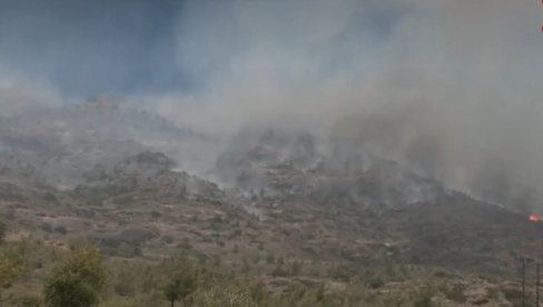 VELIKI POŽAR U OPŠTINI JERAPETRA NA KRITU:  Vatra zahvatila tri fronta