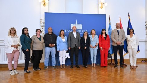 ГРАДОНАЧЕЛНИК НОВОГ САДА ПРИМИО ДЕЛЕГАЦИЈУ РОМСКЕ ЗАЈЕДНИЦЕ: Подршка Града перспективним предузетницима