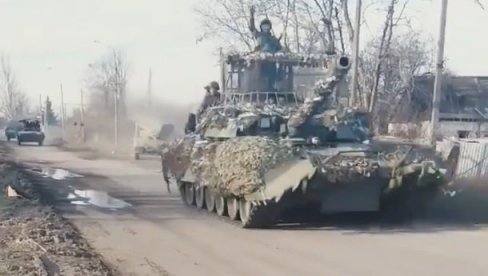 (NE)OČEKIVANI PROVRATAK RUSKOG T-80: Tenk koji se ne zaglavljuje u blatu, sa ekstremnom mobilnošću brzo se vraća u elitne jedinice (VIDEO) (NE)OČEKIVANI PROVRATAK RUSKOG T-80: Tenk koji se ne zaglavljuje u blatu, sa ekstremnom mobilnošću brzo se vraća u elitne jedinice (VIDEO)