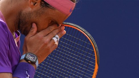 ROLAN GAROS, NE ZNAM... Rafael Nadal utučen nakon poraza, a izjavom zabrinuo navijače