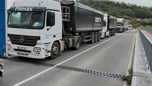 KAMIONI U SEPTEMBRU BLOKIRAJU CELU BiH!: Prevoznicima dosadilo da čekaju reakcije nadležnih institucija