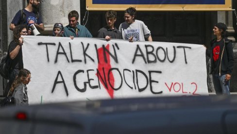 ПОТПИСАН МИР АЛИ И ДАЉЕ ПРОТЕСТ ПРОТИВ ВЛАСТИ У ИЗРАЕЛУ: Неке римске гимназије не одустају од протеста сматрајући да је потписани Споразум ПОТПИСАН МИР АЛИ И ДАЉЕ ПРОТЕСТ ПРОТИВ ВЛАСТИ У ИЗРАЕЛУ: Неке римске гимназије не одустају од протеста сматрајући да је потписани Споразум