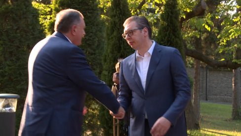 VUČIĆ NA SEDNICI SAVETA ZA SARADNJU SRBIJE I REPUBLIKE SRPSKE: Važan sastanak u Palati Srbije VUČIĆ NA SEDNICI SAVETA ZA SARADNJU SRBIJE I REPUBLIKE SRPSKE: Važan sastanak u Palati Srbije