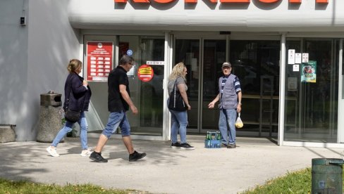 CUNAMI CENA TOPI PLATE: U Hrvatskoj rastu zarade, ali inflacija još brže, pa najveći broj građana bije unapred izgubljenu bitku
