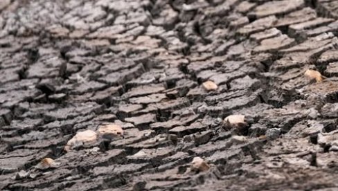 FENOMEN KOJI JE ZBUNIO NAUČNIKE: Zemlja se „pocepala“ po dužini od 10 kilometara (VIDEO)