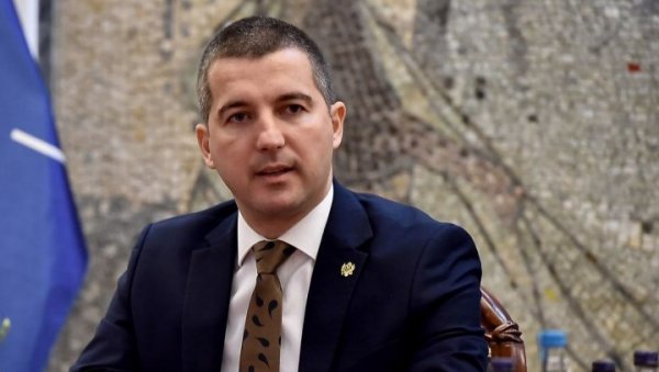 НОВА СРАМОТА: Два црногорска посланика у ПС НАТО гласали за тзв. Косово - брука Алексе Бечића!