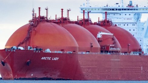 ИСПОРУКЕ РУСКОГ ГАСА У ЕУ СКОЧИЛЕ ЗА 40 ОДСТО: Американци окренули танкере ка Азији