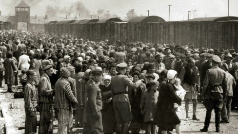 ISTORIČAR UZ POMOĆ AI: Identifikovao nacistu sa fotografije Holokausta ISTORIČAR UZ POMOĆ AI: Identifikovao nacistu sa fotografije Holokausta