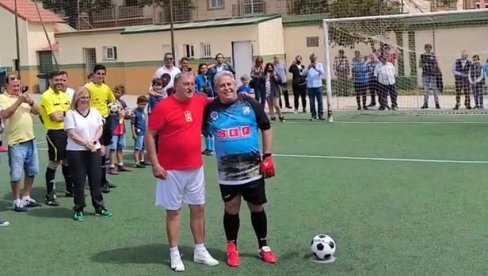 UMETNOST NE ZASTAREVA: Panenka u 75. godini izveo panenku (VIDEO)