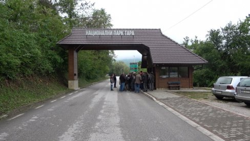 ПРВИ ПРОБЛЕМИ ПРИ НАПЛАТИ ТАКСЕ ЗА УЛАЗАК МОТОРНИМ ВОЗИЛИМА У ЗАШТИЋЕНО ПОДРУЧЈЕ   И Ужичани бесплатно у НП Тара