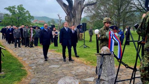 OBELEŽEN DAN GORNJEG MILANOVCA: Polioženi venci, održana državna ceremonija