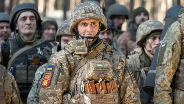 АМЕРИЧКИ МЕДИЈИ: Украјини требају млади војници, али на фронт шаље старце