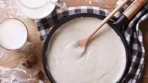 BEŠAMEL SOS: Super ide uz meso i povrće i daje šmek svakom jelu